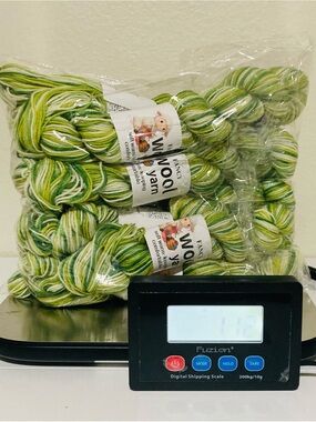 10NWT Fancy Wool Yarn ~500g 85% Australian Wool 10% Camel 🐪 5% Anti-Pilling Fibe